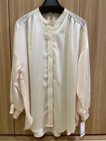 소매 셔링 새틴 블라우스