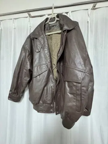 브라운 가죽 자켓
