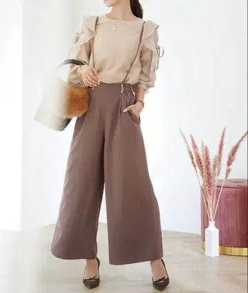 르 레브 바닐레 서스펜더 포함 허리 펄 플레어 팬츠