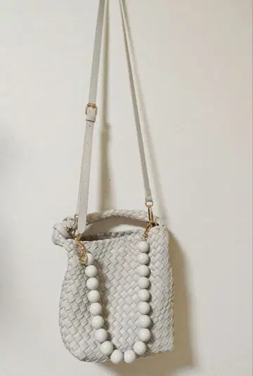 탑카피 네오프렌 인트레차트 볼 비즈 포함 숄더 백