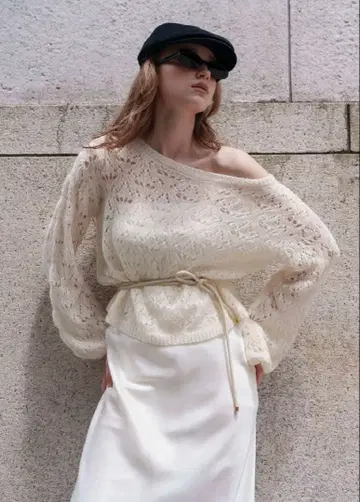 Acka. Acka soft lace knit tops