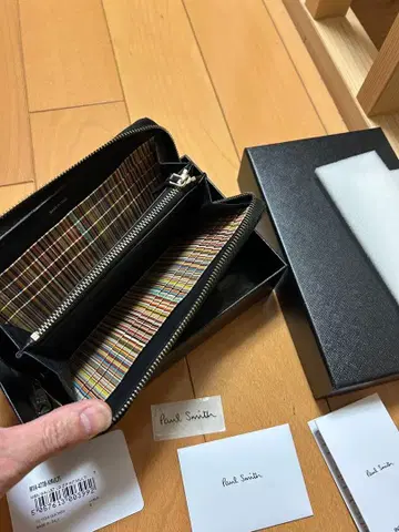 폴스미스 Paul Smith 멀티 스트라이프 라운드 지퍼 장지갑