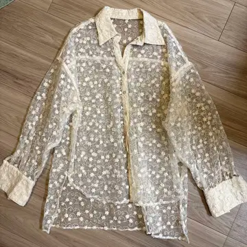 VIS 자수 아이보리 셔츠 F 사이즈