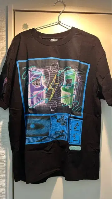 계속 한밤중이면 좋을 텐데. 테크노푸어 T셔츠