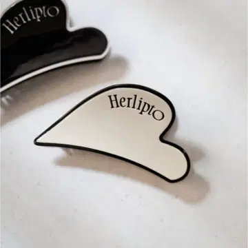 [ Herlipto ] 하트형 헤어 클립 ecru