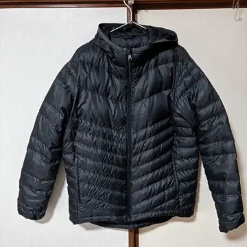 후드 부착 블랙 다운 자켓