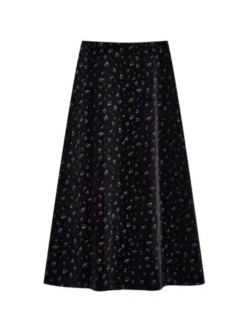 겨울에 딱 맞는 꽃무늬 롱 스커트, 모임 데이트에 최적