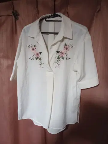 ome way 로카빌리 페미닌 자수 디자인 반팔 캐주얼 셔츠