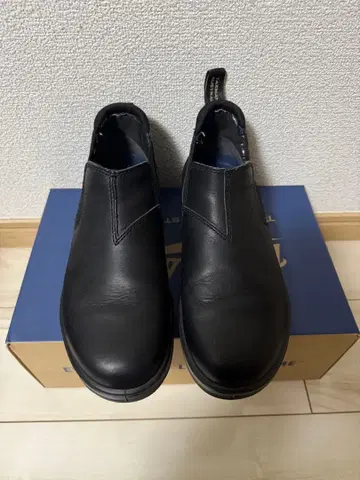 블런드스톤 로우컷 블랙 UK7