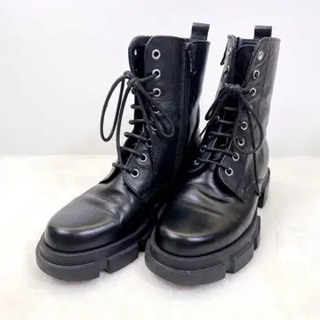 새상품급 펠리코 서니 컴뱃 통굽 사이드 지퍼 부츠 23cm 블랙