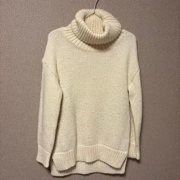 CAST:ANNA 아이보리 터틀넥 스웨터