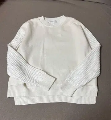 휴먼 우먼 소매 볼륨 풀오버 니트