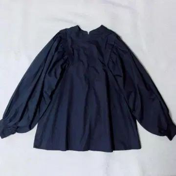 택 포함 DLARIUM 디어리움 볼륨 슬리브 블라우스 백 버튼