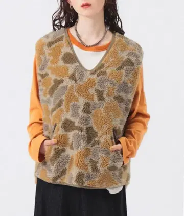 새상품 BEAMSBOY 자카드 보아 풀오버 베이지