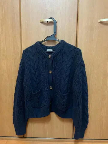 네이비 케이블 짜임 긴팔 니트 가디건