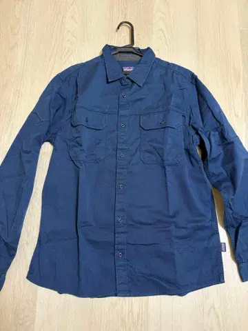 Patagonia 남성용 셔츠 M 네이비