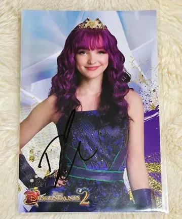 다브 카메론 디센던트 디즈니 친필 사인