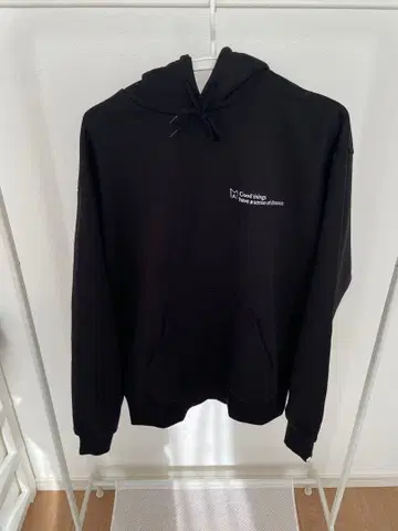 블랙 M 사이즈 후드티 로고 프린트