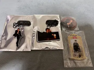 이와타 타카노리 아크릴 키링 등 & 트레이딩 카드 30장 세트