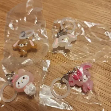 산리오 캐릭터즈 헐렁한 메지루시 액세서리 4개 세트