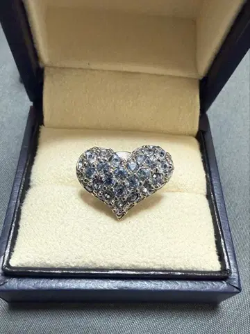 SWAROVSKI 스와로브스키 하트형 핀 배지