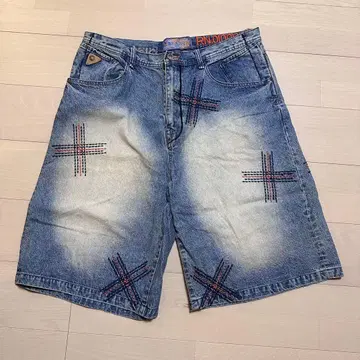 akademiks 하프 팬츠