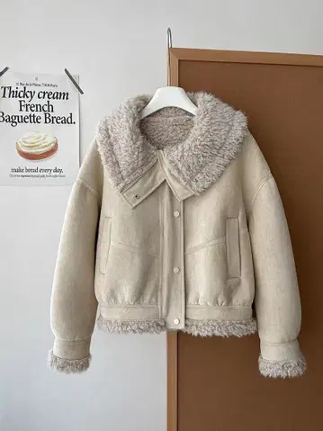 옷깃, 소매, 밑단이 보아! 따뜻함이 뛰어난 자켓! 겨울 외출에 딱!