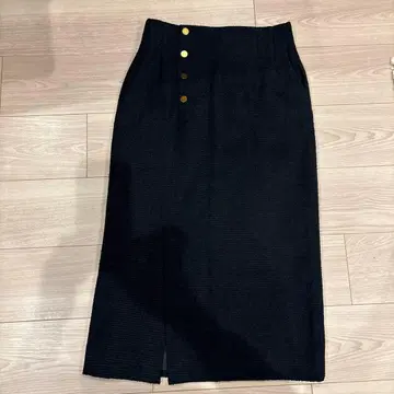 마르티니크 다크 네이비 타이트 스커트 무릎 기장