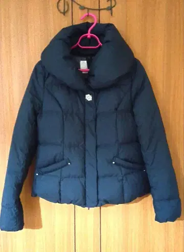 새상품급 Feroux 컴팩트 숏 다운 옷깃 리본 레이스 비쥬 네이비