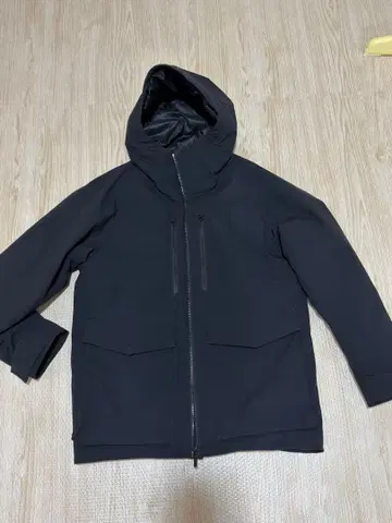 유니클로 하이브리드 다운 파카 2023년 모델