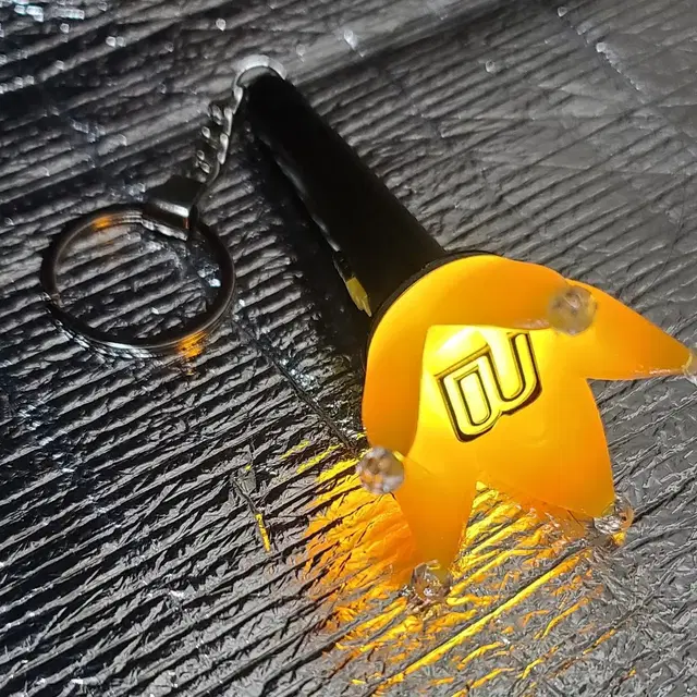 상태 좋은 빅뱅 응원봉 뱅봉 키링 최저가에 팝니다!