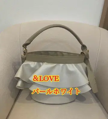 &LOVE 티어드 프릴 백 펄 화이트