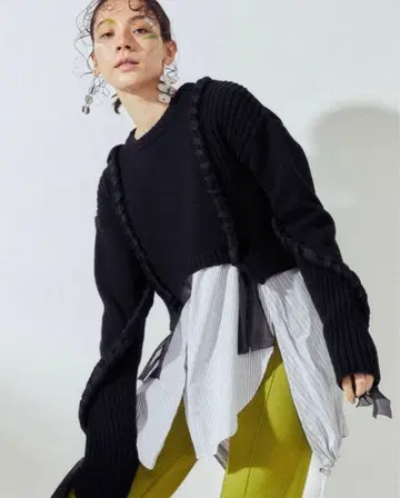 UN3D. 브레이드 숏 니트