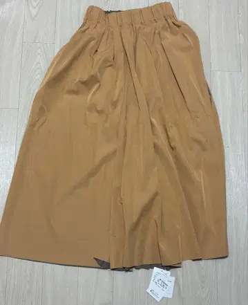 y7080 미사용 새상품 리버서블 플레어 롱 스커트 허리밴딩 퀄리티