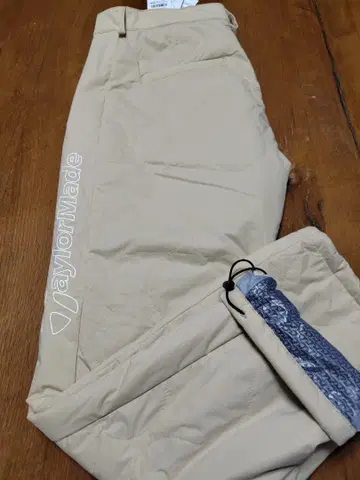 TaylorMade UN361 베이지 팬츠