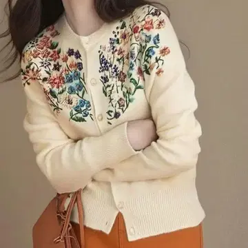 꽃무늬 자수 가디건 크림색