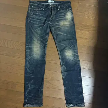 다크 블루 페이드 가공 데님 청바지 Vanquish