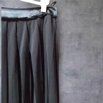 23구 쉬폰 플리츠 스커트 블랙 무릎 기장 사이즈 46