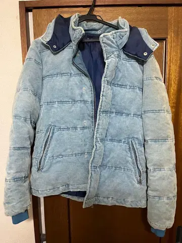 라이트 블루 다운 자켓 후드 부착 데님