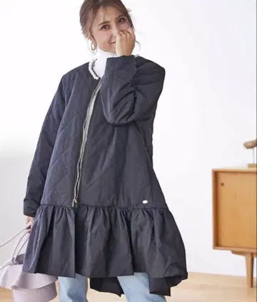 미사용 새상품 Myu 뮤우 펄 장식 퀼팅 충전솜 코트/밑단 플레어 코트