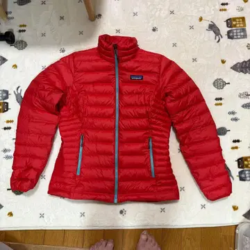 patagonia 레드 다운 자켓