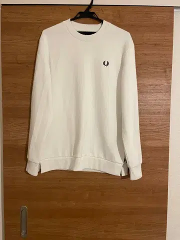 화이트 크루넥 트레이닝복