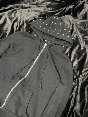 [ Y2K ] 스터드 풀 집업 후드티 블랙 펑크 그런지