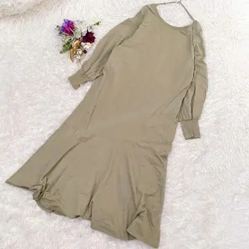 [kastane] 올리브색 긴팔 플레어 원피스 벌룬 소매 (1) 넉넉한