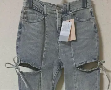 리젝시 컷 아웃 리본 데님 팬츠