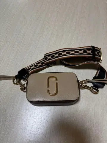 마크제이콥스 숄더백 베이지