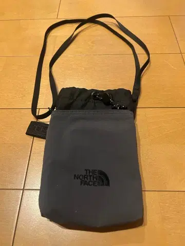 THE NORTH FACE 숄더백 그레이