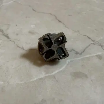 TAGLIATORE 라펠 핑 실버