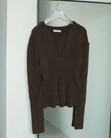 [ anuke ] Soft Peplum Knit