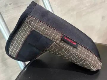 브리핑 퍼터용 헤드커버 블랙과 그레이 체크 무늬 마그넷 부착